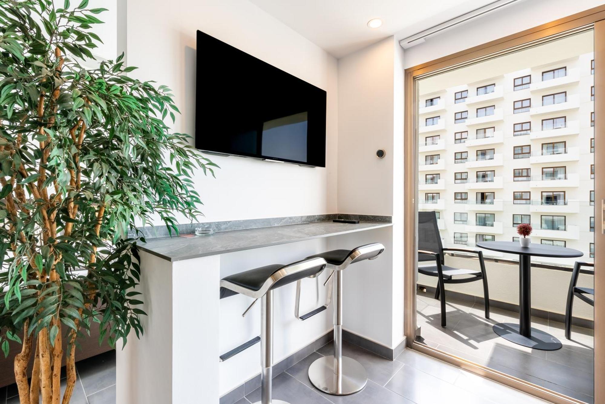 Wintowinrentals Executive Apt In Ocean House Complex Torremolinos Dış mekan fotoğraf